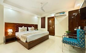 Hotel Emblem Suites Aerocity - Free Aiport Pickup Or Drop